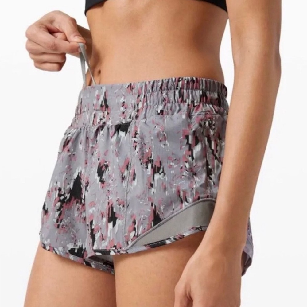 Lululemon Hotty Hot 2.5 (Rare: Gray and Pink)